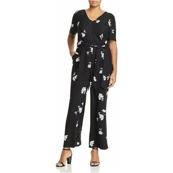 Vince Camuto V-Neck Black Floral Jumpsuit NWT - Picture 3 of 4